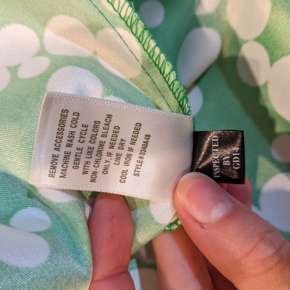 Green dress with white polkadots - Picture 4 of 10